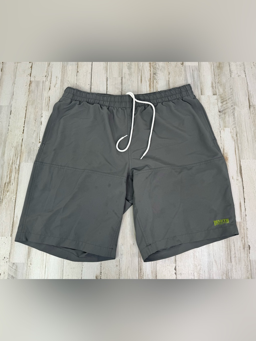 Duluth Trading Co. Shorts Mens XL Gray Mesh Relaxed Drawstring Pockets 11 Inseam